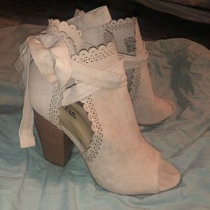 open-toed ankle boots w/ cute details! <3